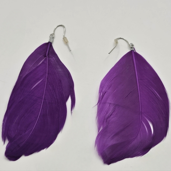 Boutique Jewelry - ⭐️40% Off⭐️ Purple Feather Earrings